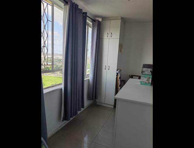 1.5 BEDROOM APARTMENT TO LET IN GLENWOOD